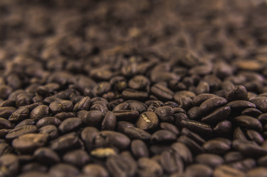 Koffieprijzen stijgen opnieuw: wat betekent dit voor jouw dagelijkse kop?